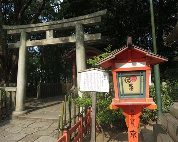 京都一日遊 (建議行程：京都代表性建築:世界遺產〈金閣寺〉、世界遺產〈清水寺〉、八坂神社、花見小路)